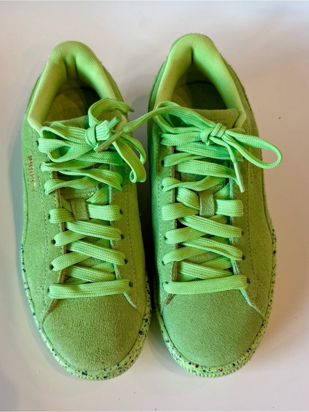 Puma Suede Classic Speckled Green Sneakers
Size US 5